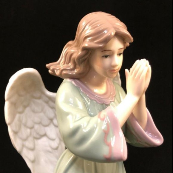 SOLD Porcelain Angel - Kneeling with Praying Hands - Picture 2 of 5